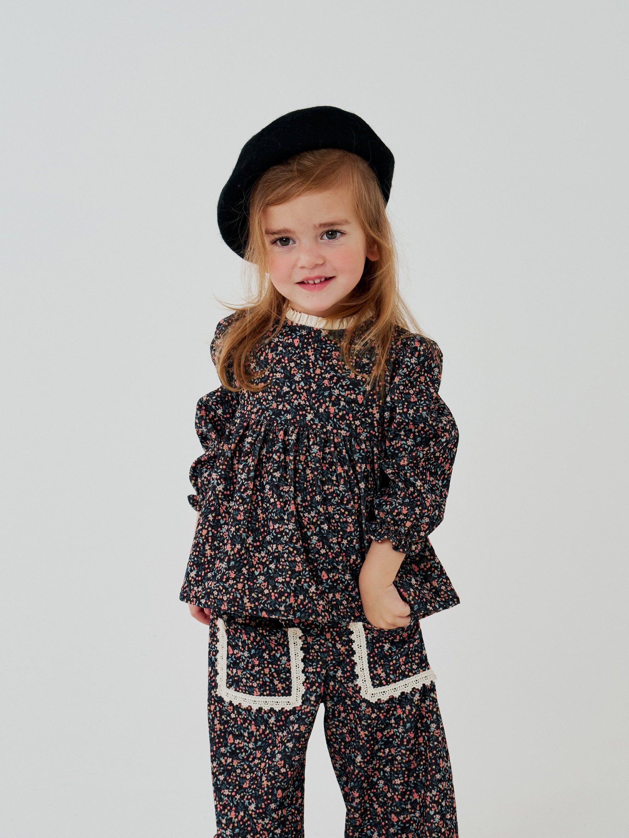 Amelia Lace Pocket Pants lace pocket detail