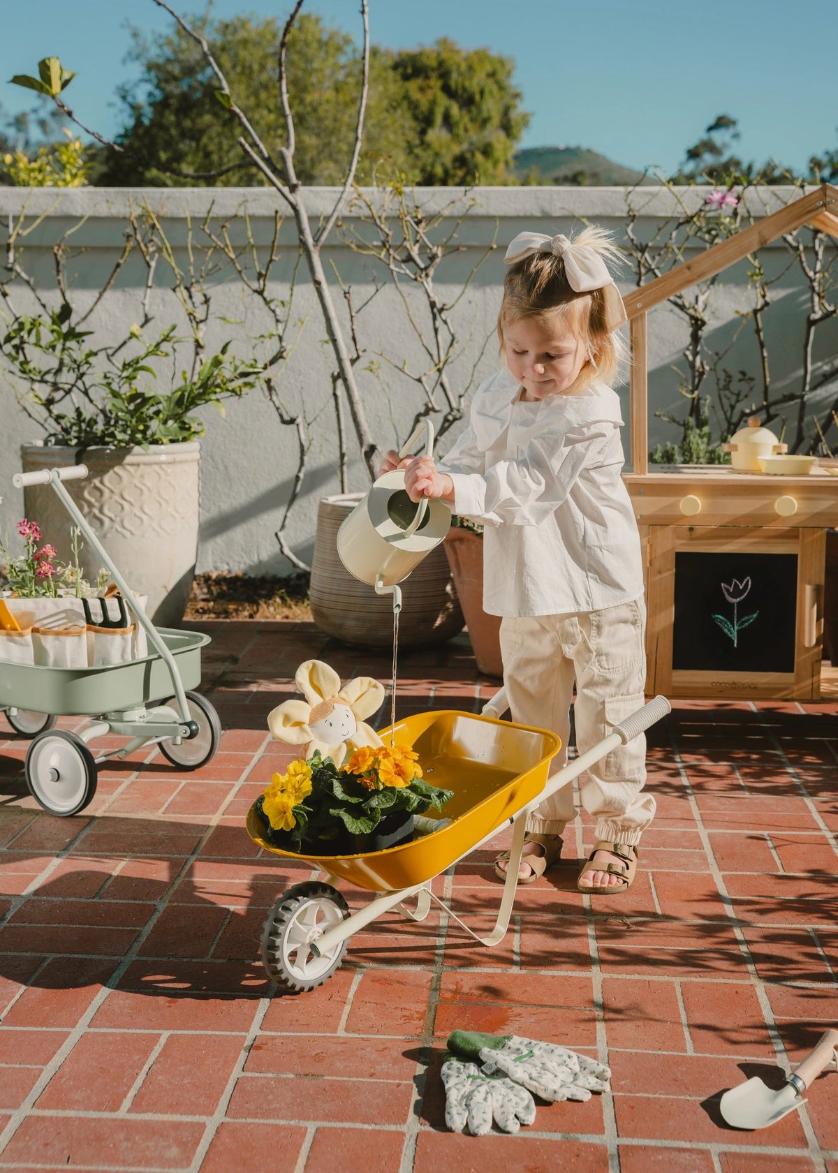 Heritage Wheelbarrow - Goldfish lifestyle