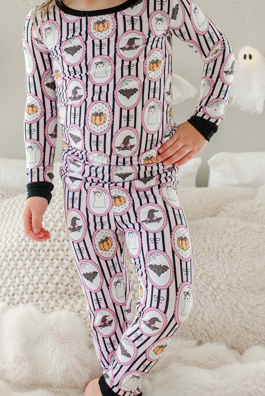 Halloween Glow-in-the-Dark 2pc Pajama Set Galloween lifestyle