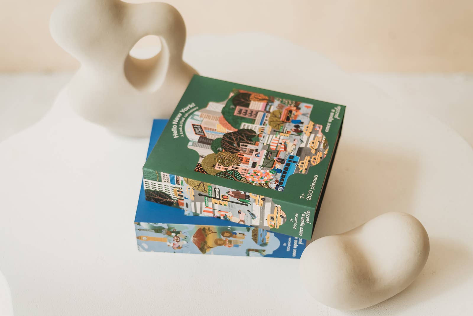 Hello New York Look and Find Puzzle drawstring bag photo