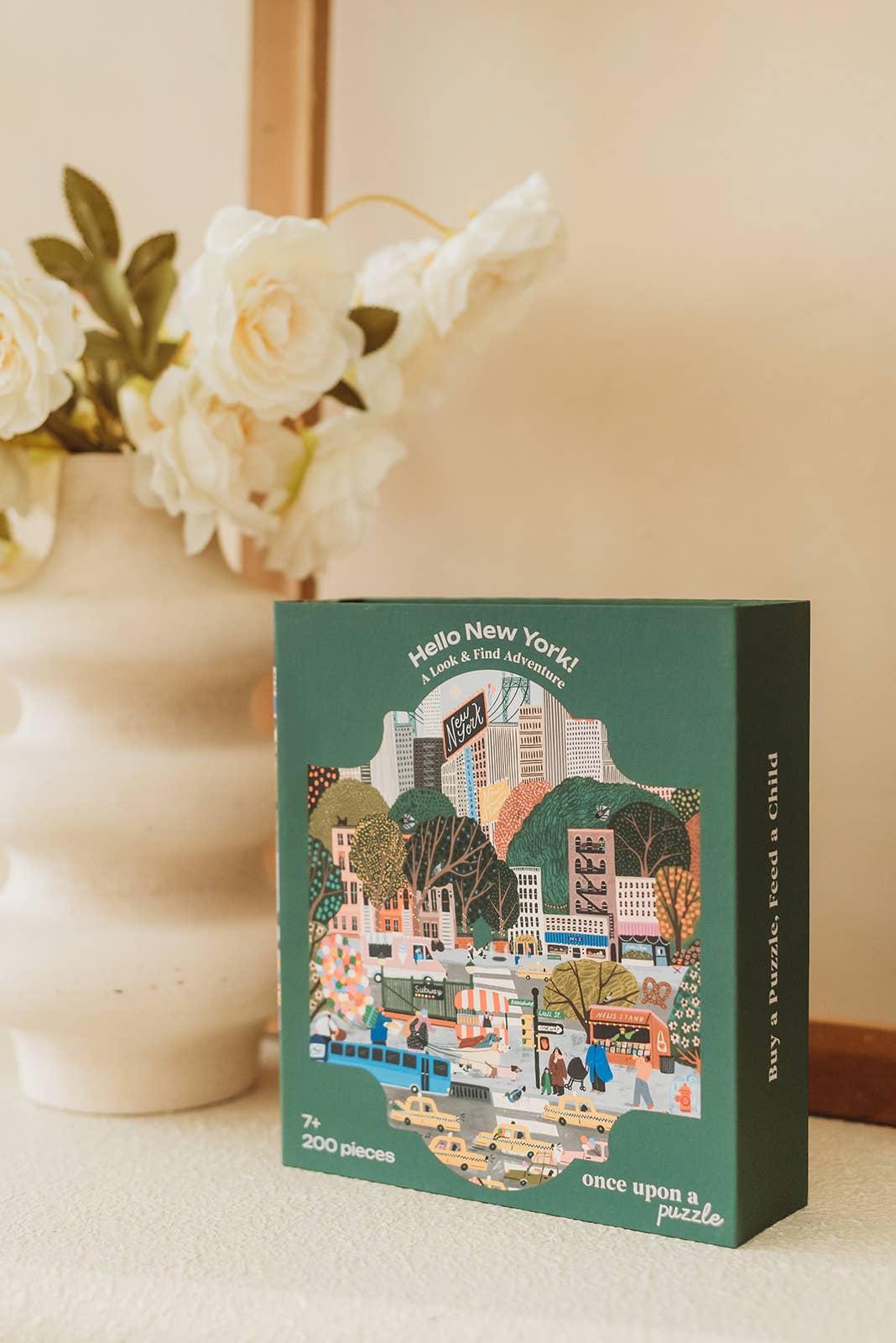 Hello New York Look and Find Puzzle box packaging photo
