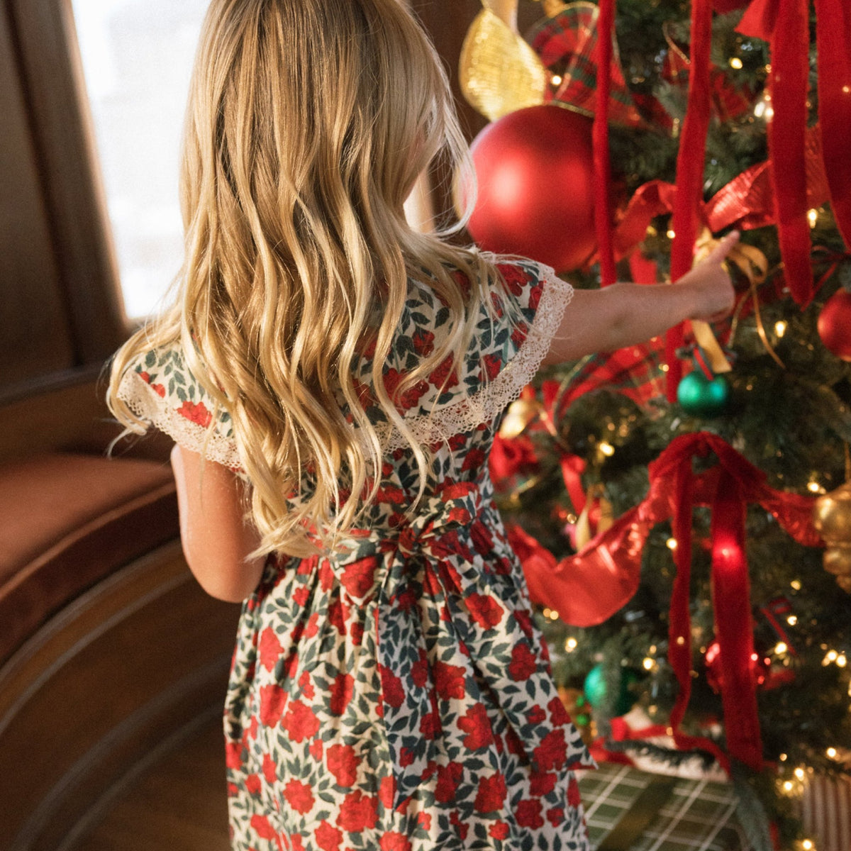 Mini Aster Dress in Red Roses - back bow detail